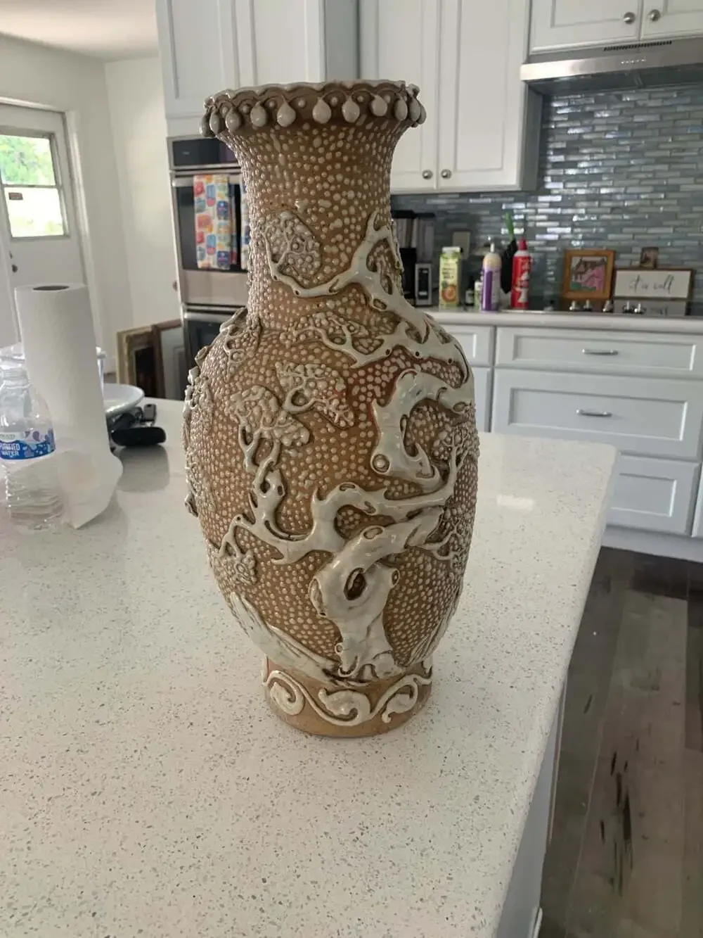 Chinese Art Center Moriage Relief Dragon and Immortality Pine Ceramic Vase